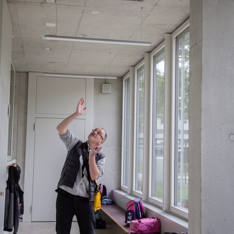 03 R1 S09 Rundgang Wasgenring Lüftungsgitter. Vergrösserte Ansicht