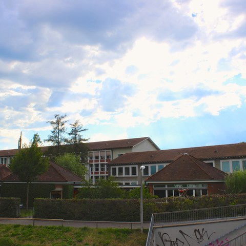 St. Alban - Gellert-Schulhaus Foto von Franz König. Vergrösserte Ansicht