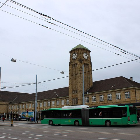 Hirzbrunnen - Badischer Bahnhof - Foto von Franz König. Vergrösserte Ansicht