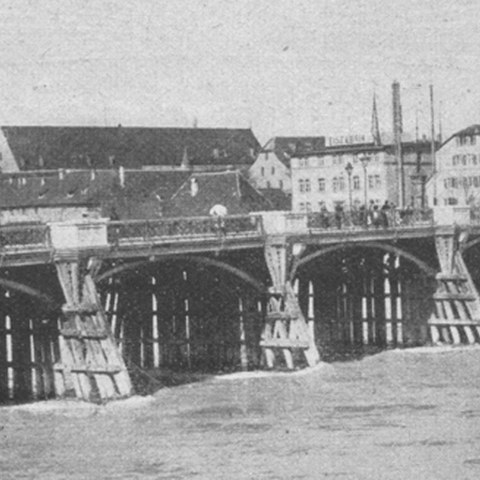 Mittlere Brücke vor 1903 von Wikimedia Commons. Vergrösserte Ansicht